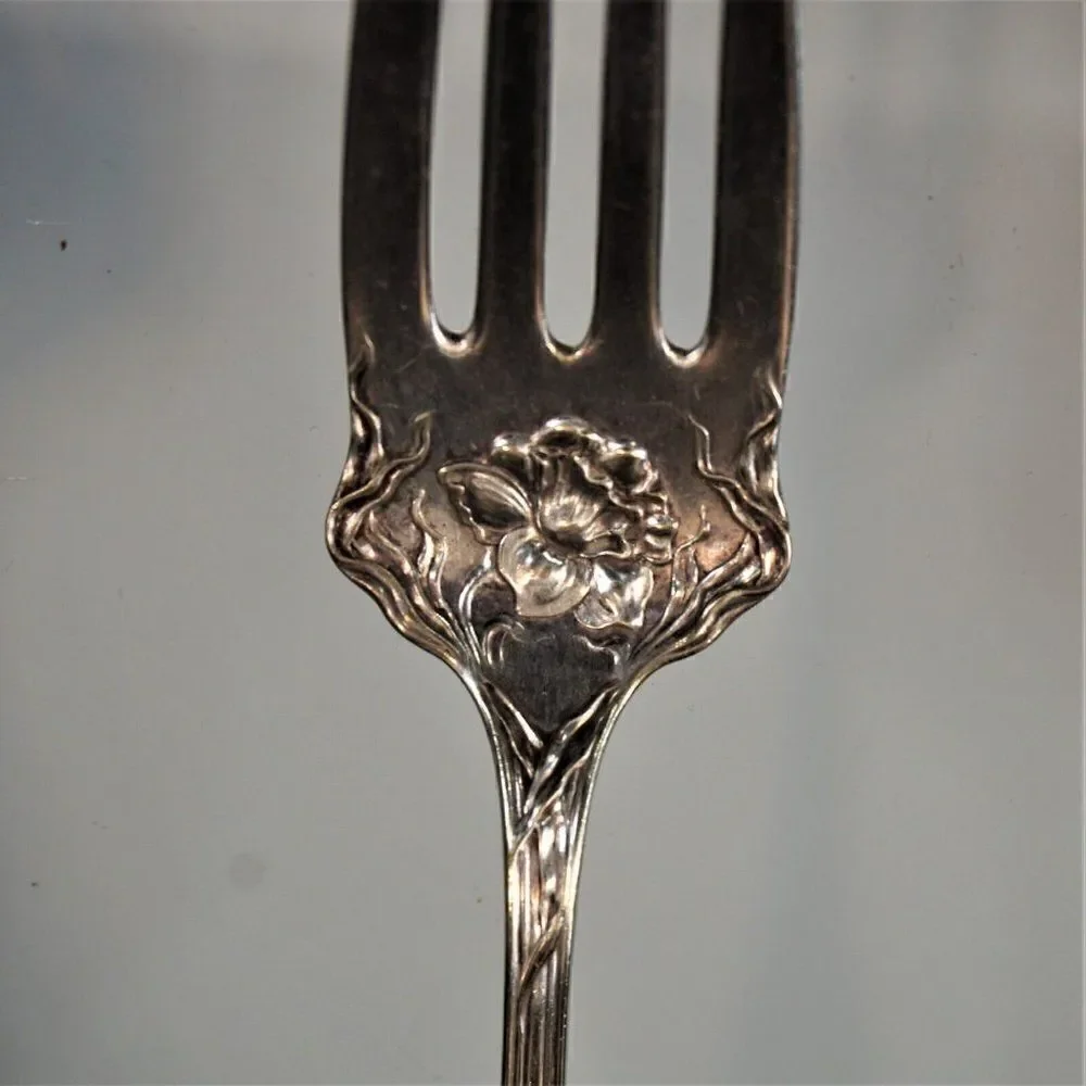 Vintage Meat Serving Fork Rogers Bros 1903 Mystic Pattern Silverplate